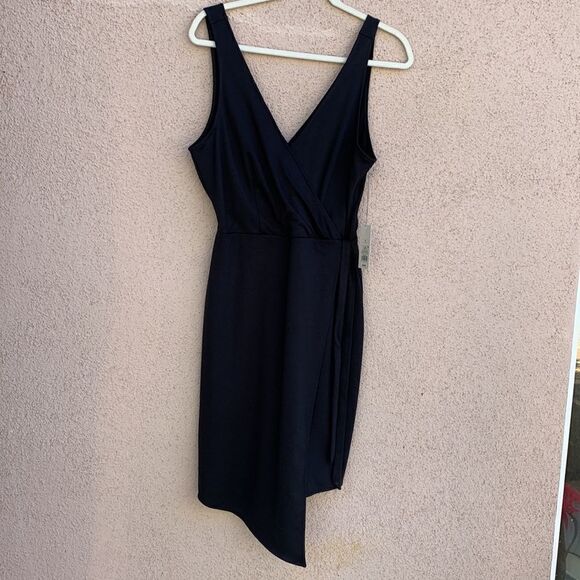 Andeaw Little Black Dress Size Small V Neck Short Sleeve Side Tie Midi Silky New - Picture 2 of 3